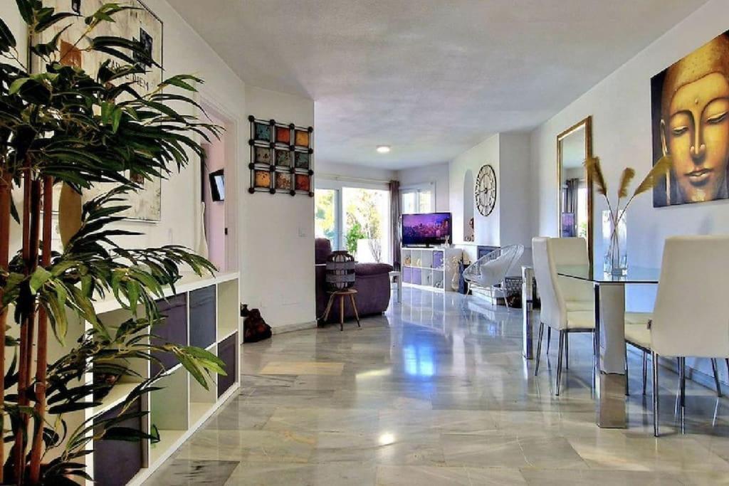 5* Stunning Golf & Sea Apartment 미하스 외부 사진