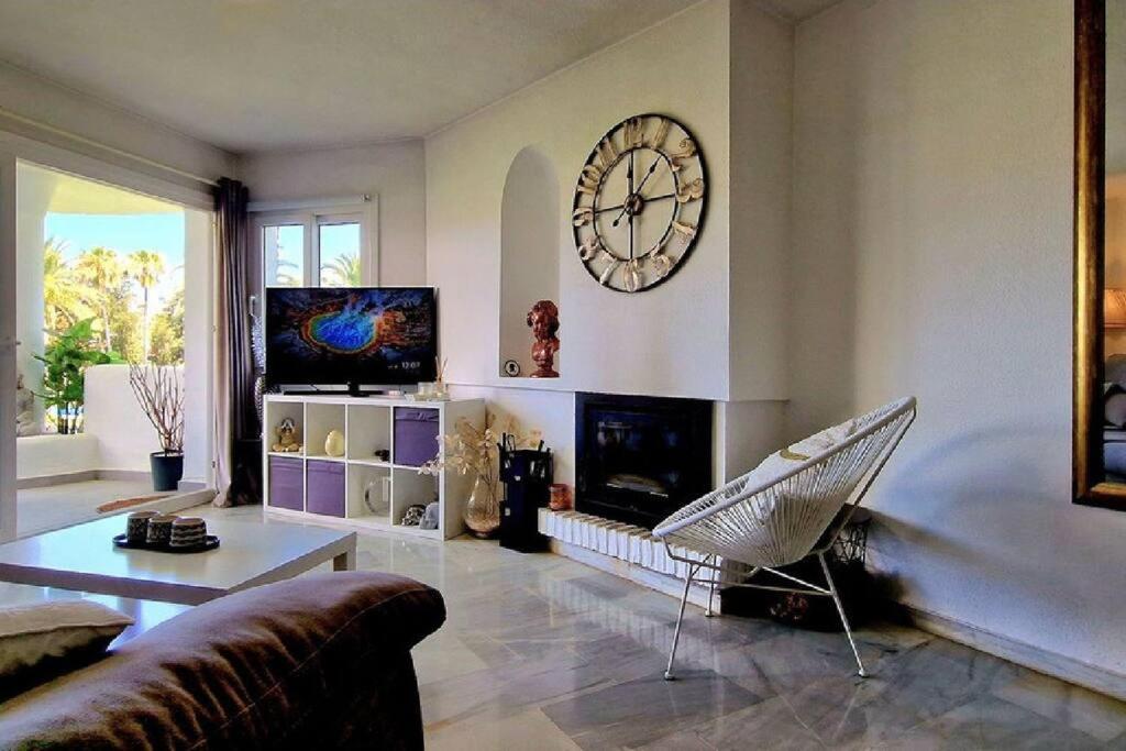 5* Stunning Golf & Sea Apartment 미하스 외부 사진