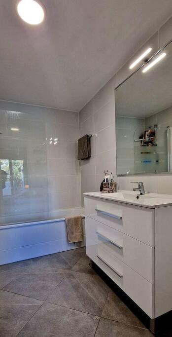 5* Stunning Golf & Sea Apartment 미하스 외부 사진
