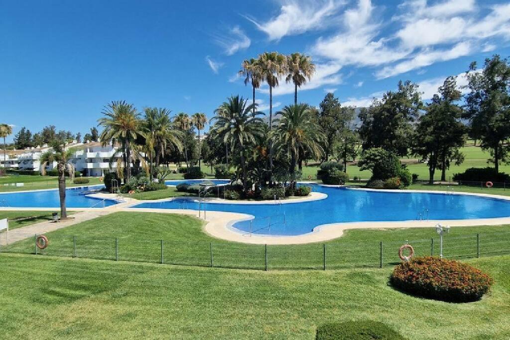 5* Stunning Golf & Sea Apartment 미하스 외부 사진