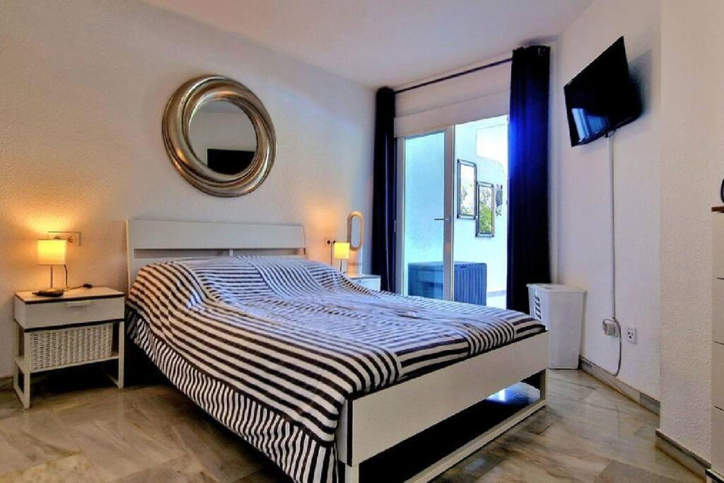 5* Stunning Golf & Sea Apartment 미하스 외부 사진
