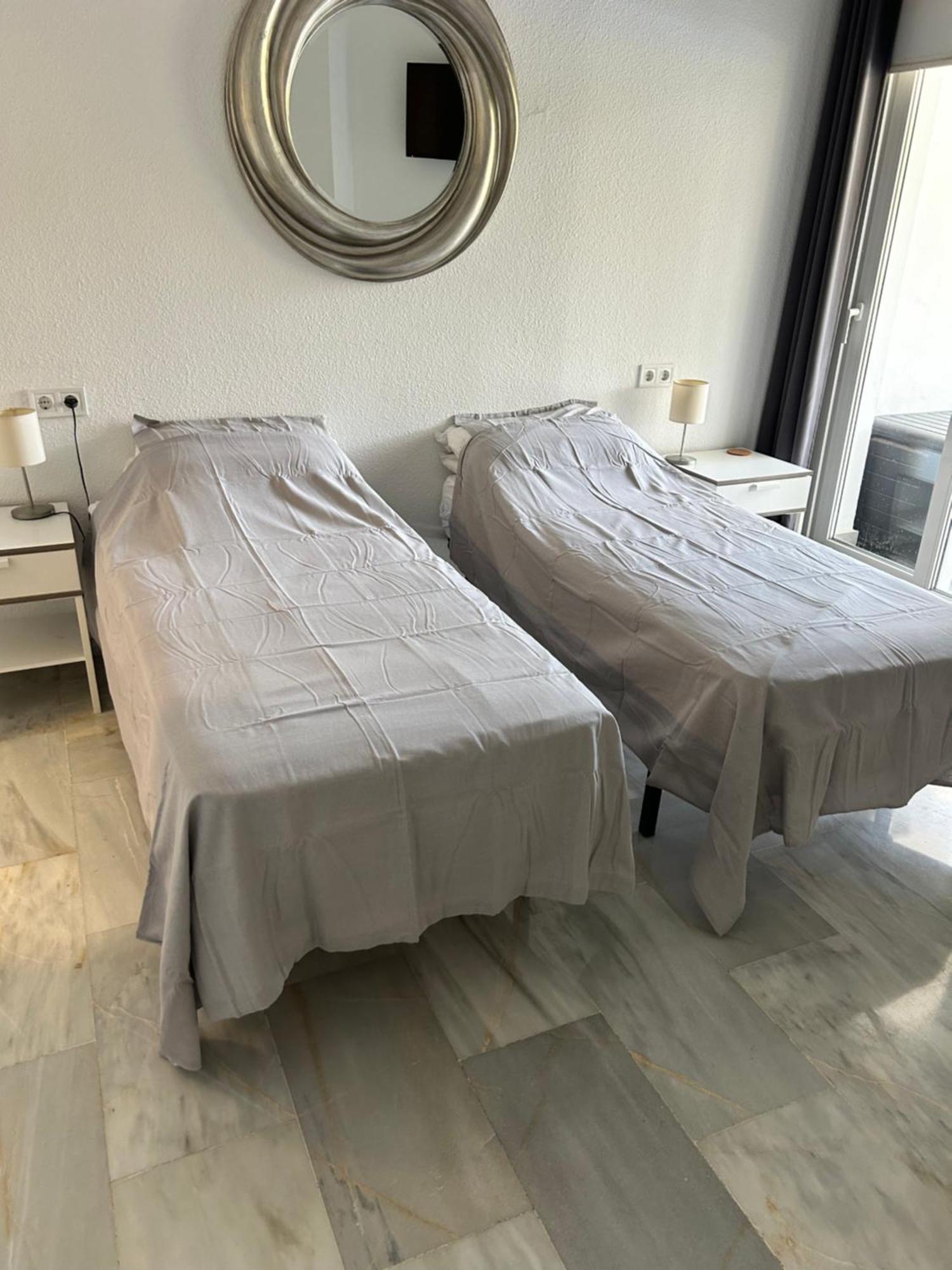 5* Stunning Golf & Sea Apartment 미하스 외부 사진
