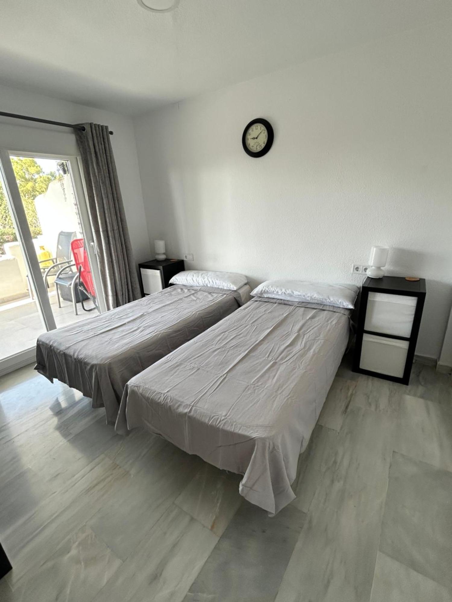 5* Stunning Golf & Sea Apartment 미하스 외부 사진